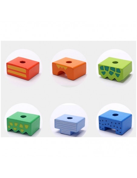 Duży pociąg drewniany zoo