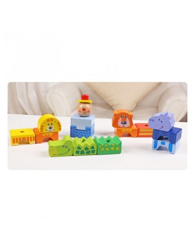 Duży pociąg drewniany zoo