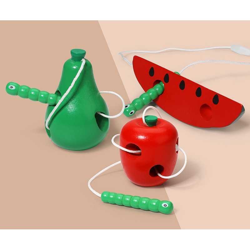 Drewniana przeplatanka owoce i robaki