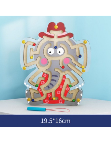 Drewniany labirynt zając