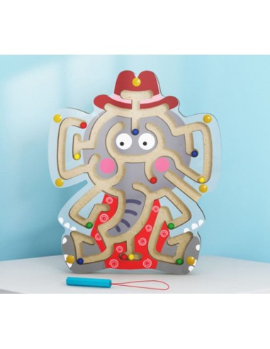 Drewniany labirynt zając