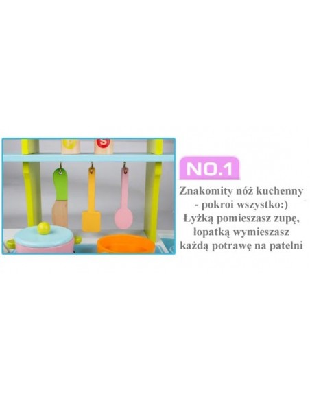 Drewniana kuchnia z akcesoriami